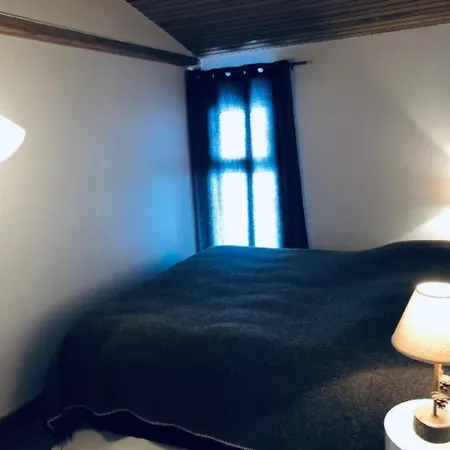 - 6 Pers, 60 M2, 3/2 1 Appartement *