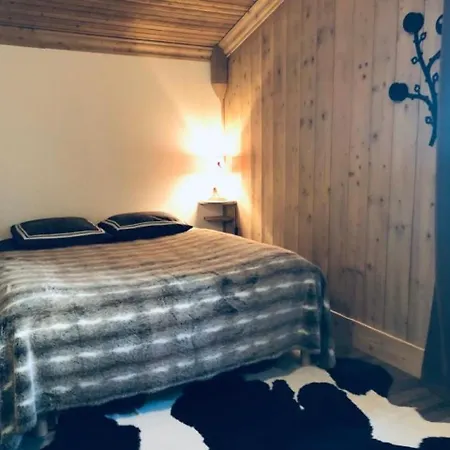 - 6 Pers, 60 M2, 3/2 1 Appartement *